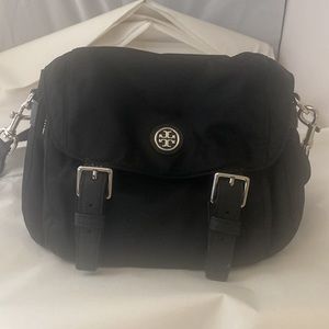 Tory Burch small messenger black crossbody bag excellent condition #85054